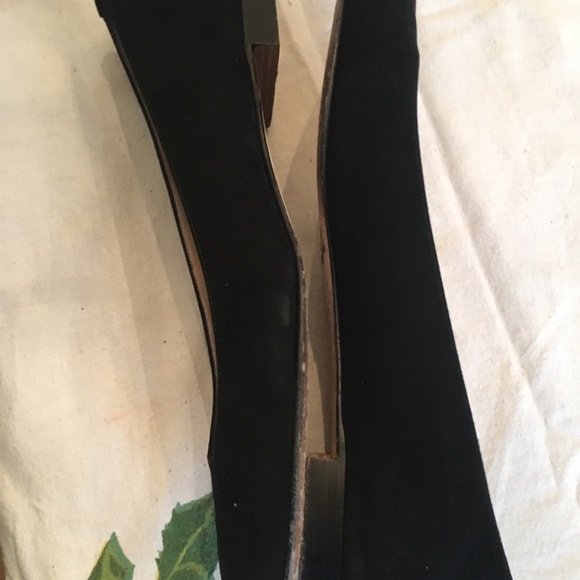 Manolo Black suede shoes - Picture 4 of 7